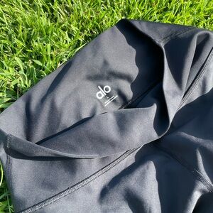 ALO High Waisted Black Airlift 7/8 Leggings